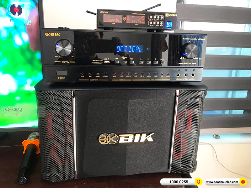 Dàn karaoke gia đình anh Tài