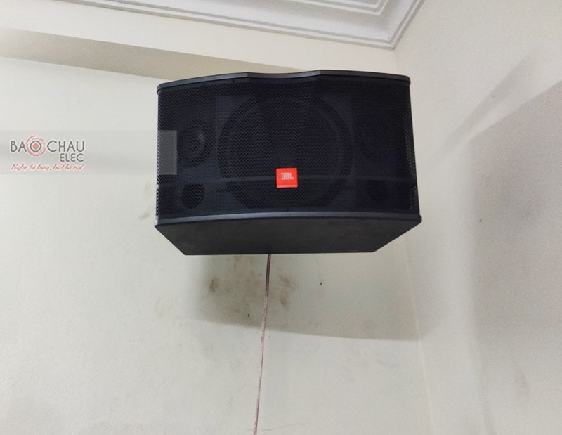 Dàn karaoke gia đình anh Toàn