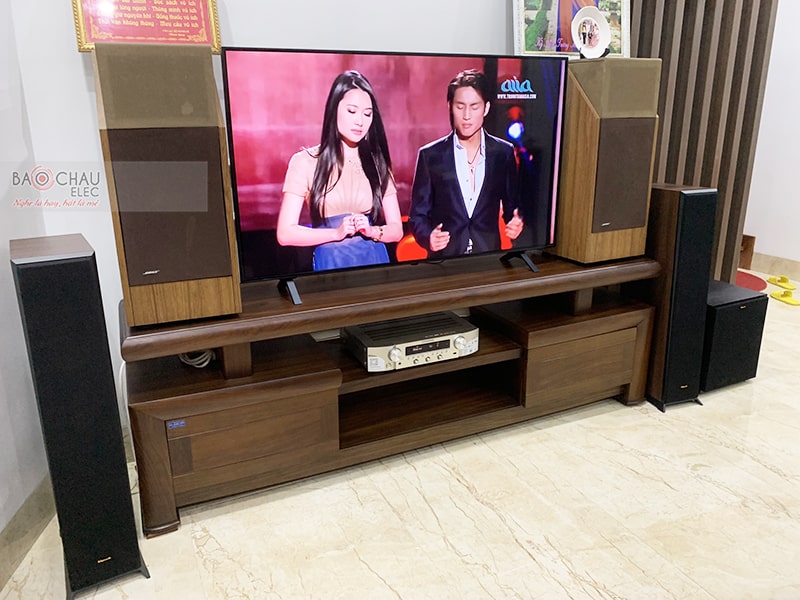 D&agrave;n nghe nhạc cho anh Chung tại Nam Định