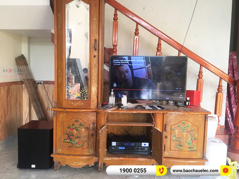 Dàn karaoke gia đình anh Linh