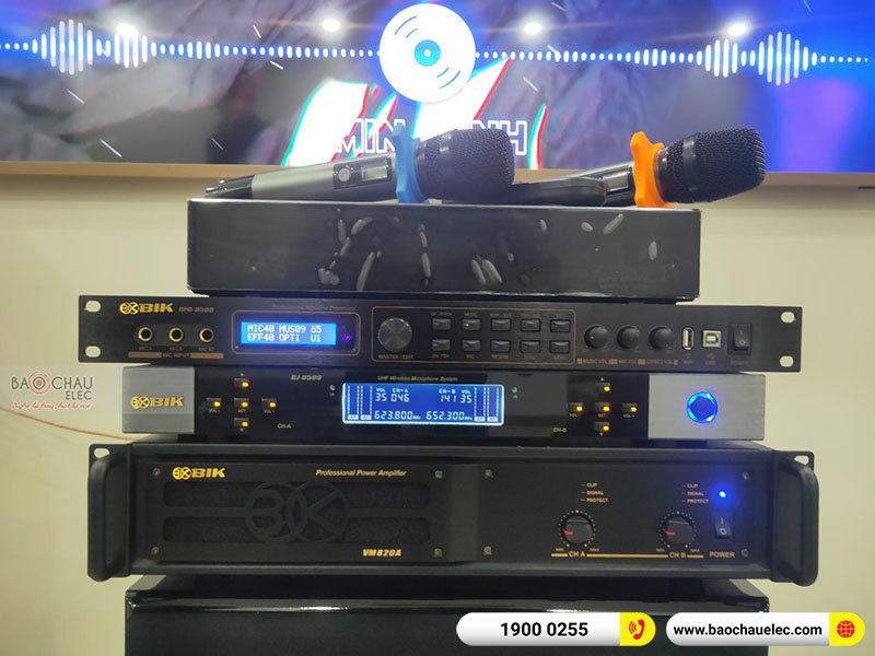 Dàn karaoke gia đình anh Thăng