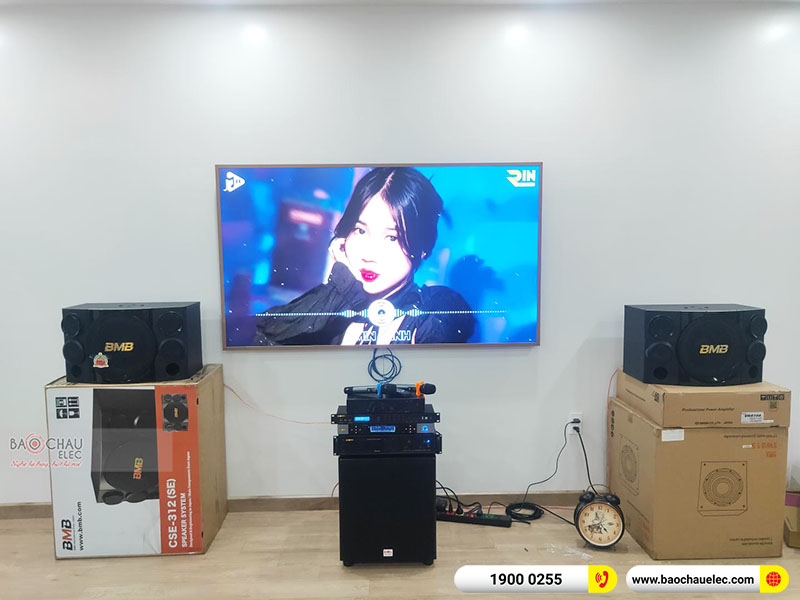 Dàn karaoke gia đình anh Thăng