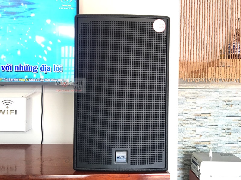 dàn karaoke cho gia đình anh Trịnh h2