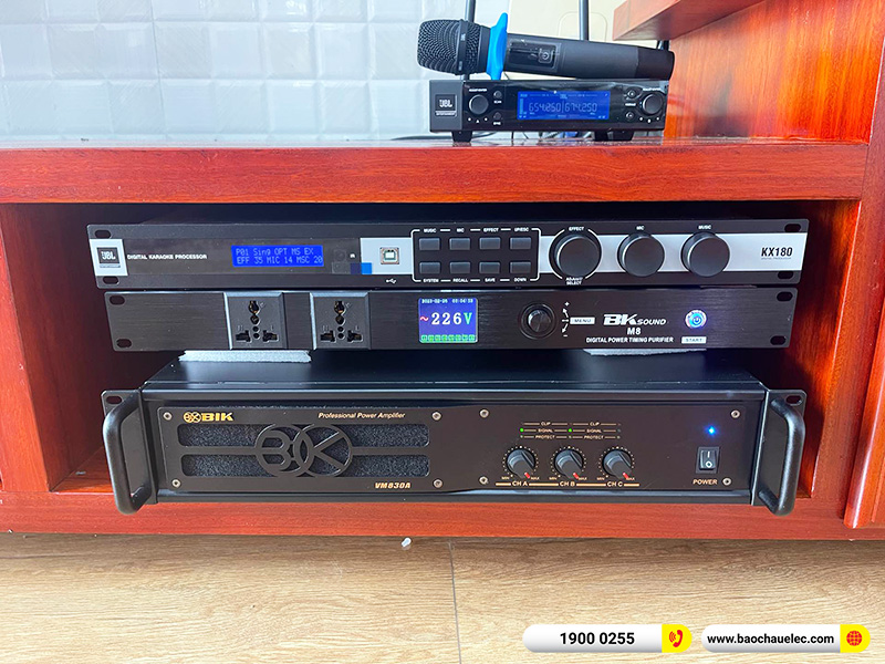 Dàn karaoke gia đình anh Khiêm