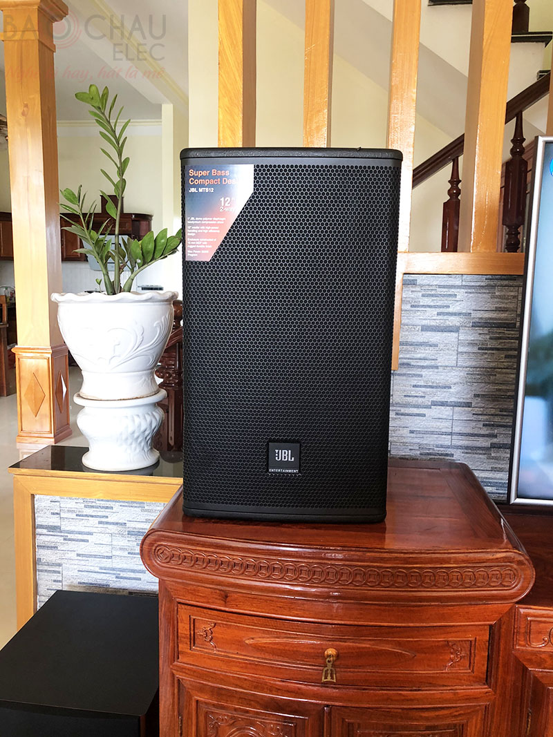 D&agrave;n karaoke gia đ&igrave;nh anh Kiểm tại Th&aacute;i B&igrave;nh h1 