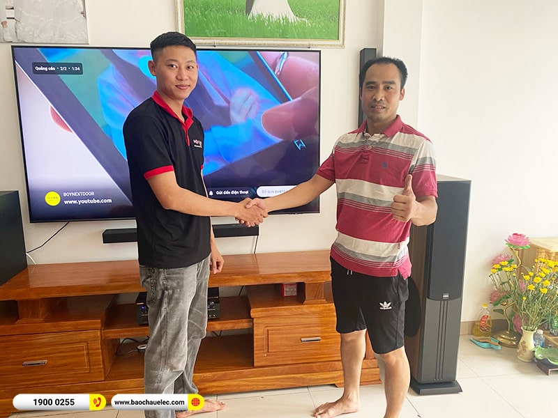 Dàn karaoke gia đình anh Liêm