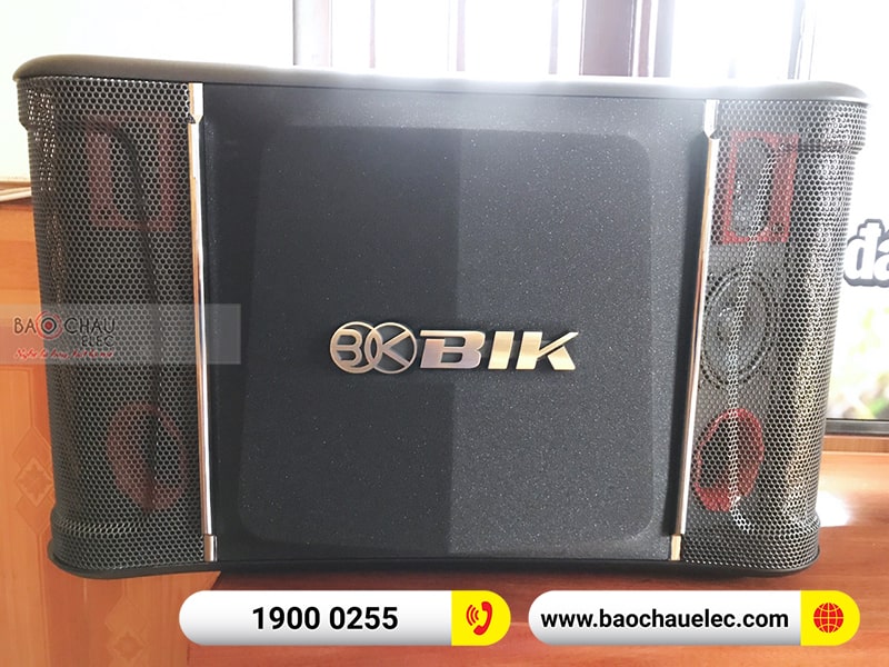 Dàn karaoke gia đình anh Viễn