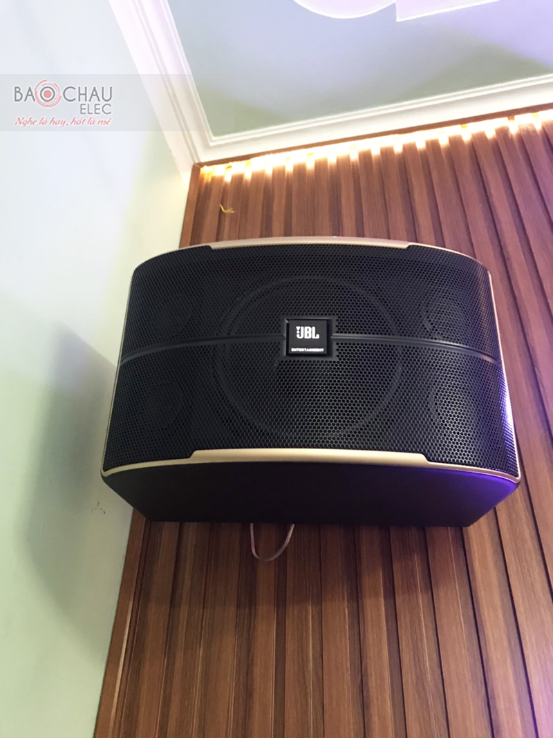 Dàn karaoke gia đình anh Tơn 