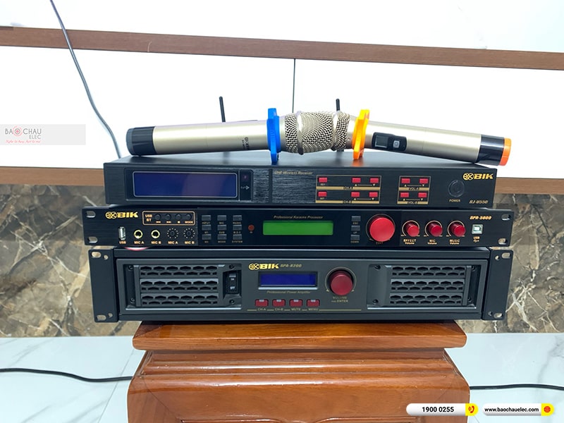 Dàn karaoke gia đình anh Chung