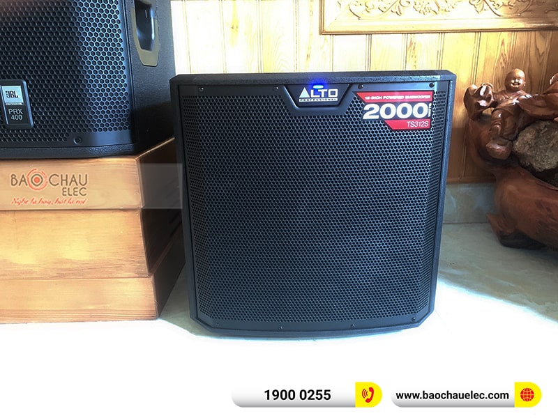 Dàn karaoke gia đình anh Hải