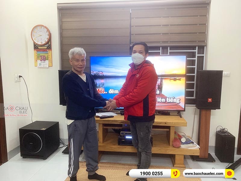 Dàn karaoke gia đình anh Minh 