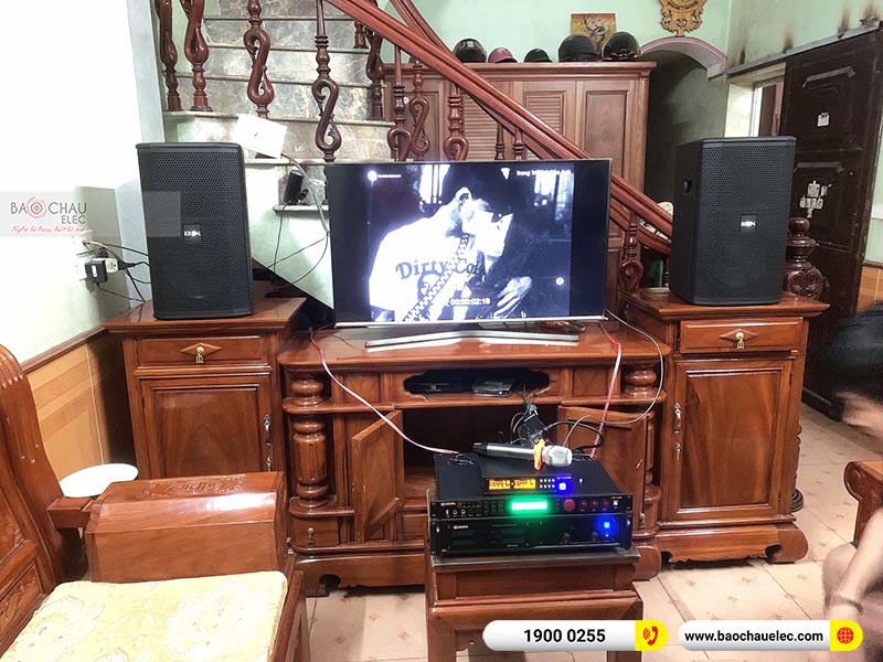 Dàn karaoke gia đình anh Thoan