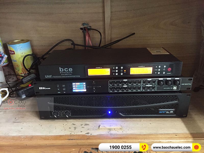 Dàn karaoke gia đình chị Hoa