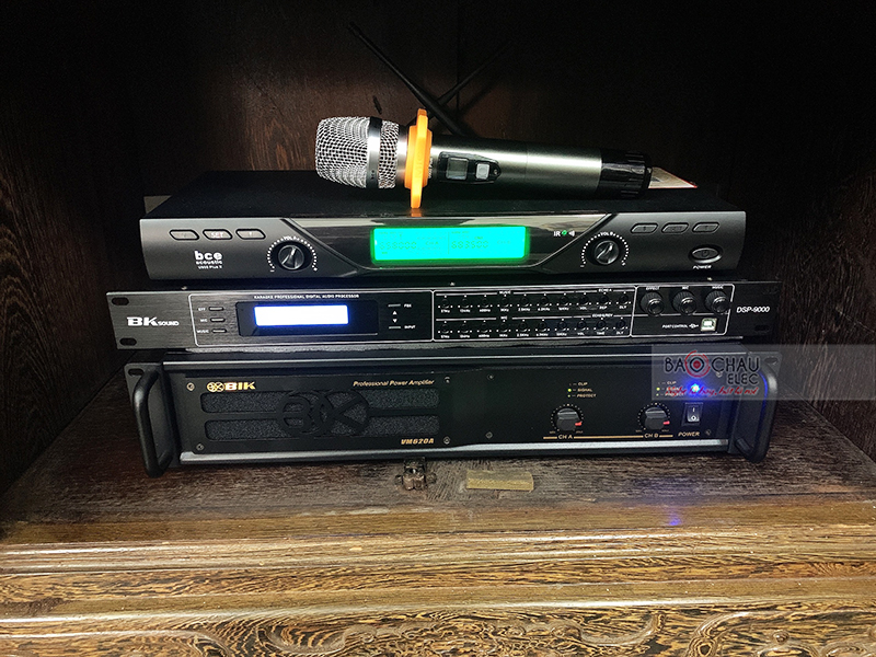 Dàn karaoke gia đình anh Lý h3
