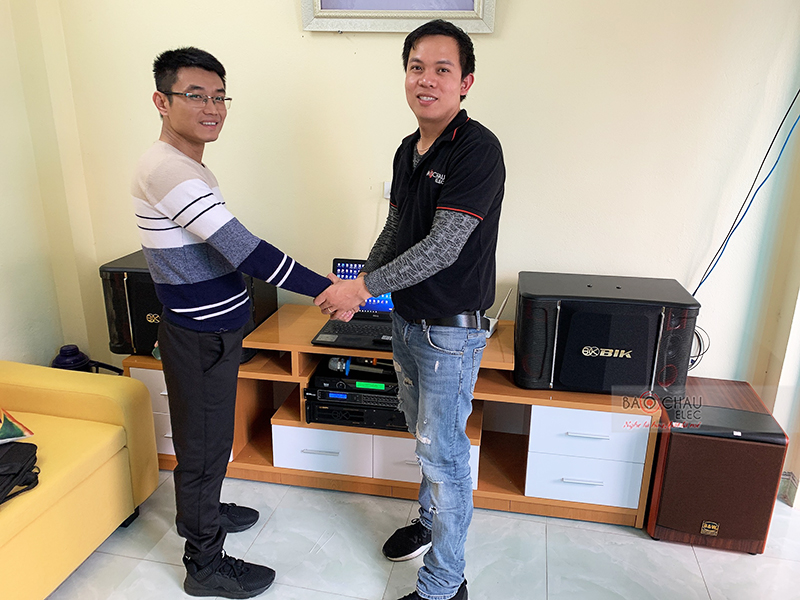Dàn karaoke gia đình anh Quân h6