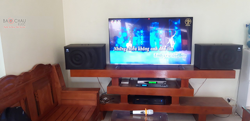 Dàn karaoke gia đình anh Tâm