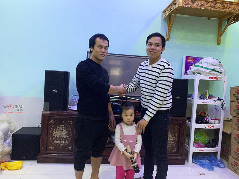 Dàn karaoke gia đình anh Tùng h5