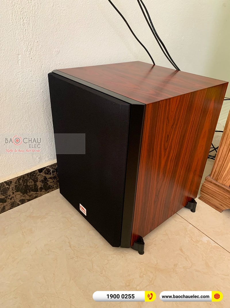 Lắp đặt dàn karaoke trị giá hơn 40 triệu đồng cho chị Huệ