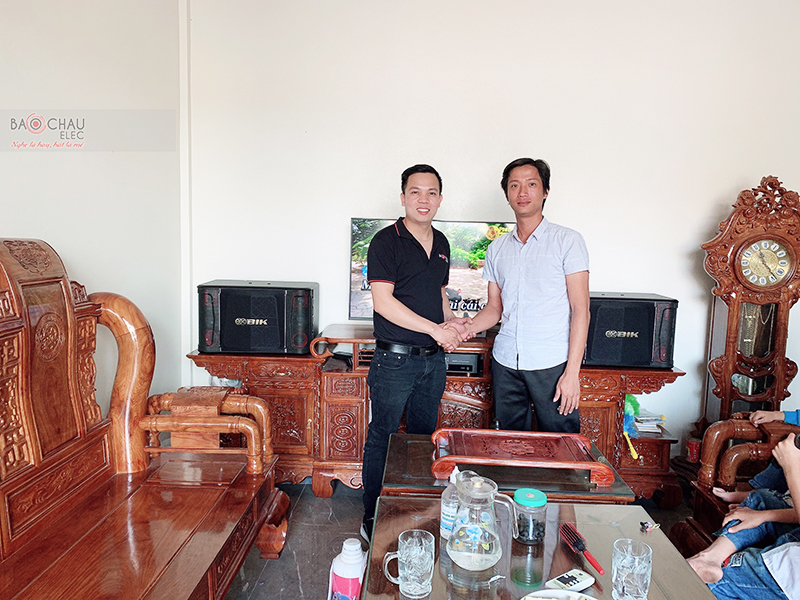 D&agrave;n karaoke gia đ&igrave;nh chị Thanh h4