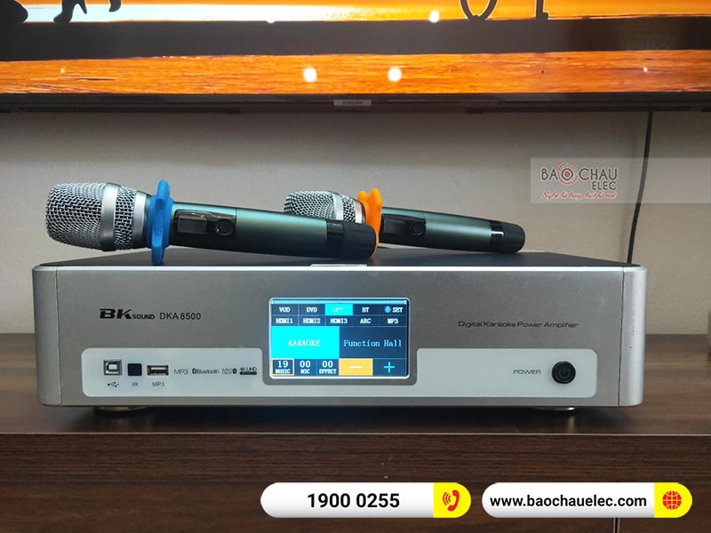 Dàn karaoke gia đình anh Ngọc