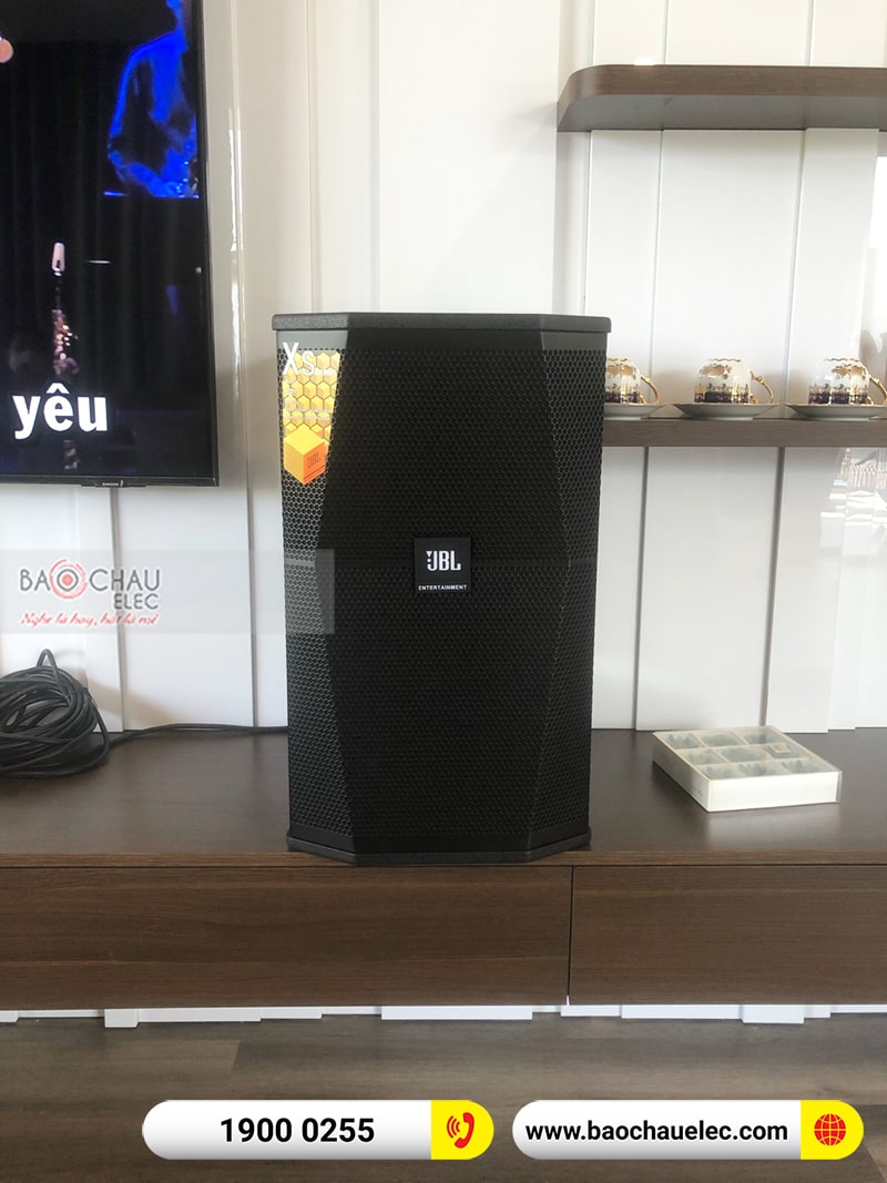 Dàn karaoke gia đình anh Tuyến