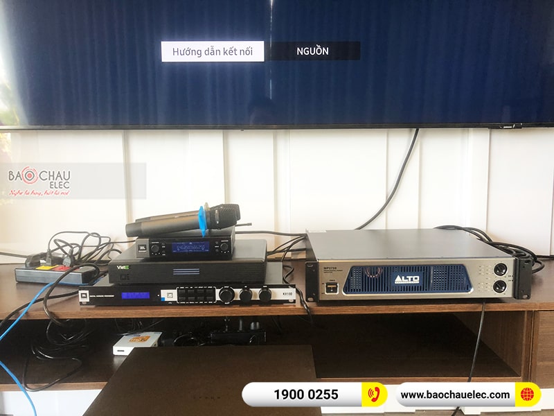 Dàn karaoke gia đình anh Tuyến