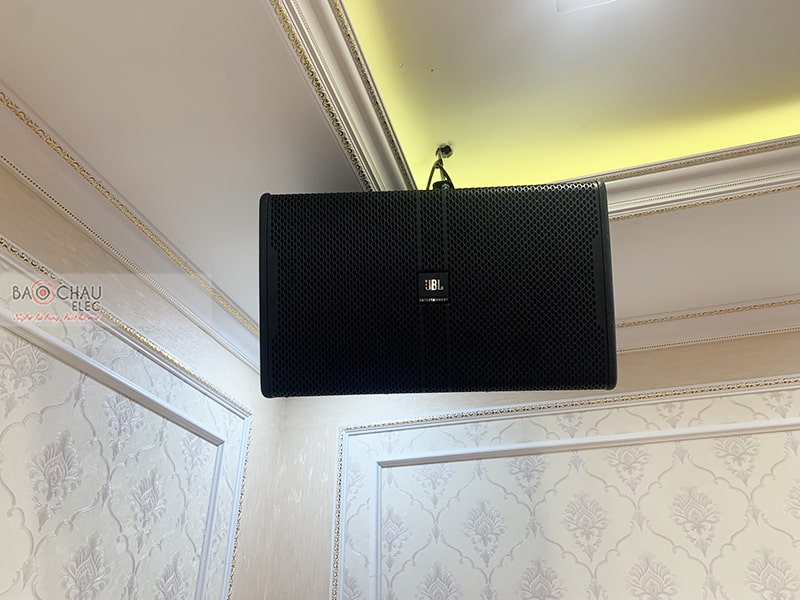 Dàn karaoke gia đình anh Quân Anh