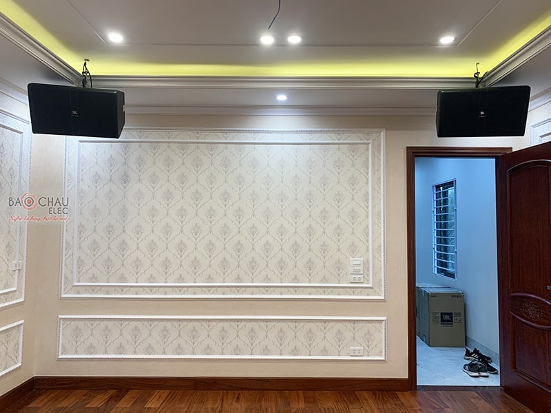 Dàn karaoke gia đình anh Quân Anh