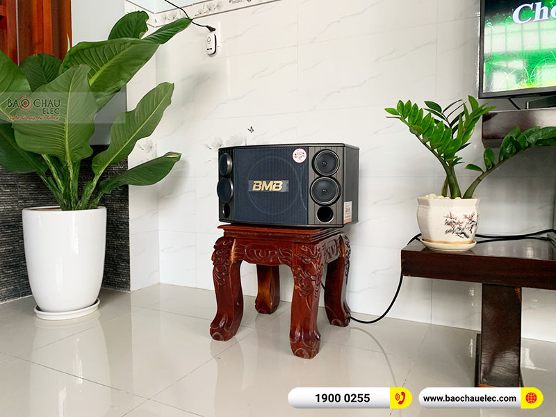 Dàn karaoke gia đình anh Quân