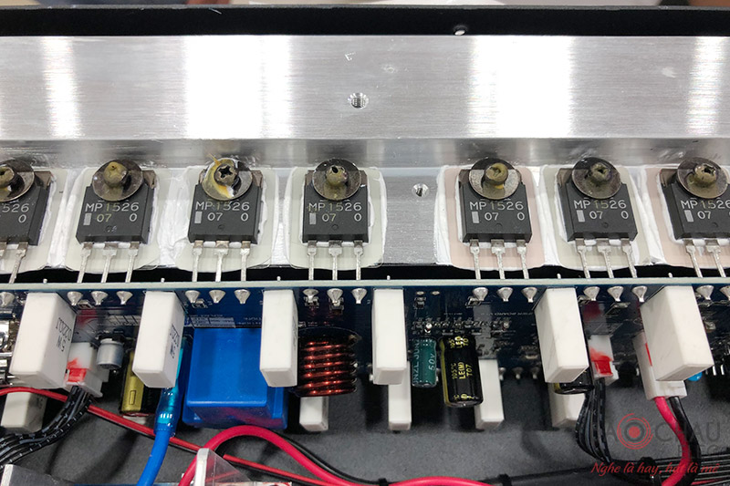 Cục đẩy c&ocirc;ng suất bmb dad 950