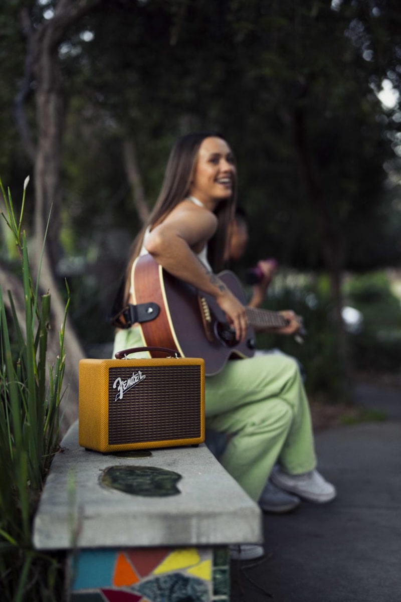Loa Fender Indio 2