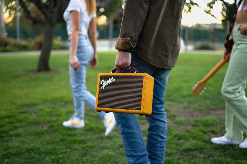 Loa Fender Indio 2