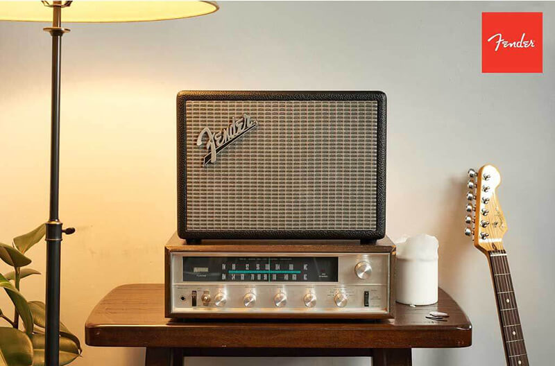 Loa Fender Monterey