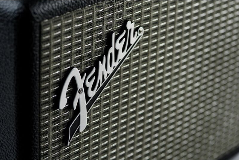 Loa Fender Monterey