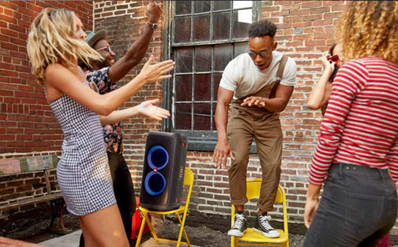 Loa JBL PartyBox 100 ph&ugrave; hợp với mọi cuộc vui