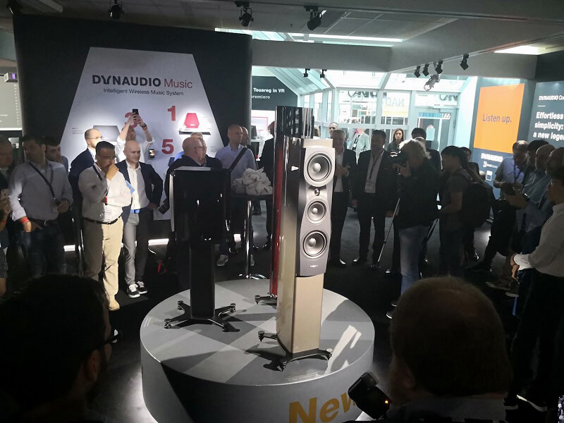 Loa Dynaudio Confidence 30