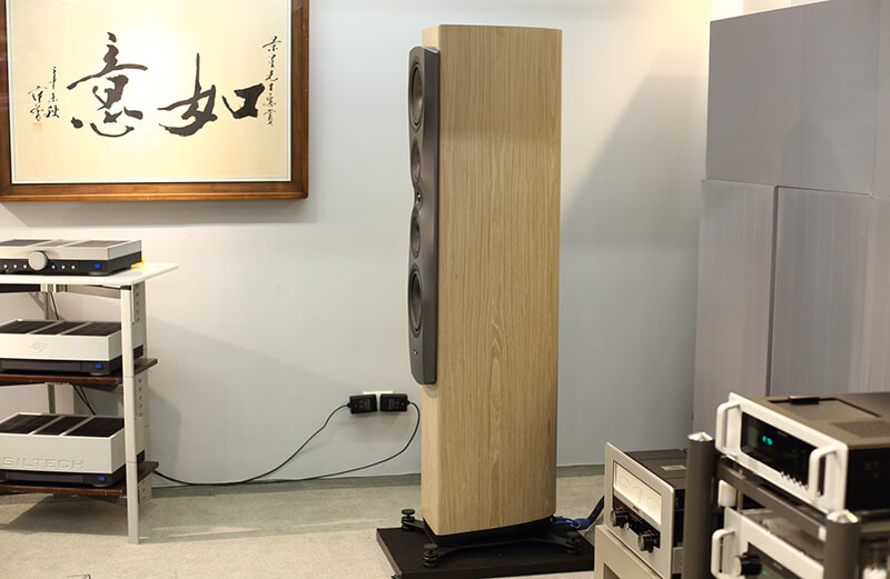 loa dynaudio confidence 60