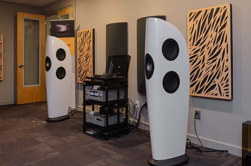Loa KEF Blade On Meta
