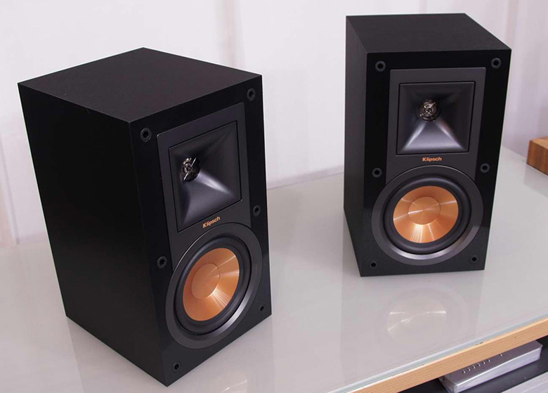 Loa Klipsch R 15M nhỏ gọn, tiện lợi