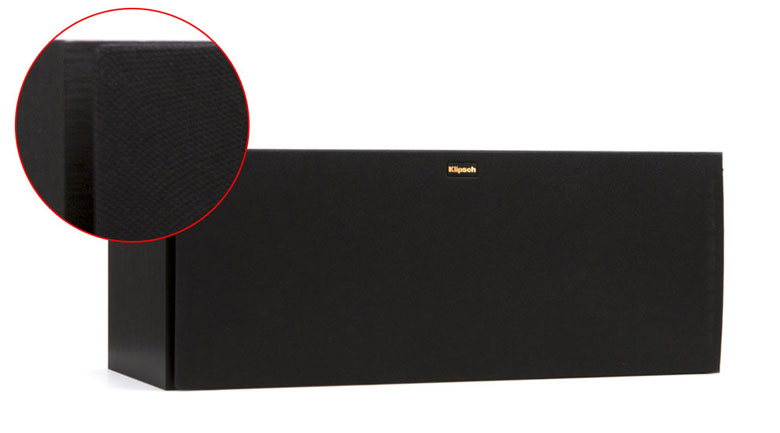 Mặt trước Loa Klipsch R25C được trang bị tấm &ecirc; - căng vải