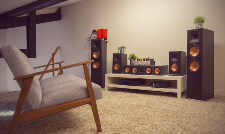 Loa Klipsch RP 150M ph&ugrave; hợp t&aacute;i hiện nhiều d&ograve;ng nhạc