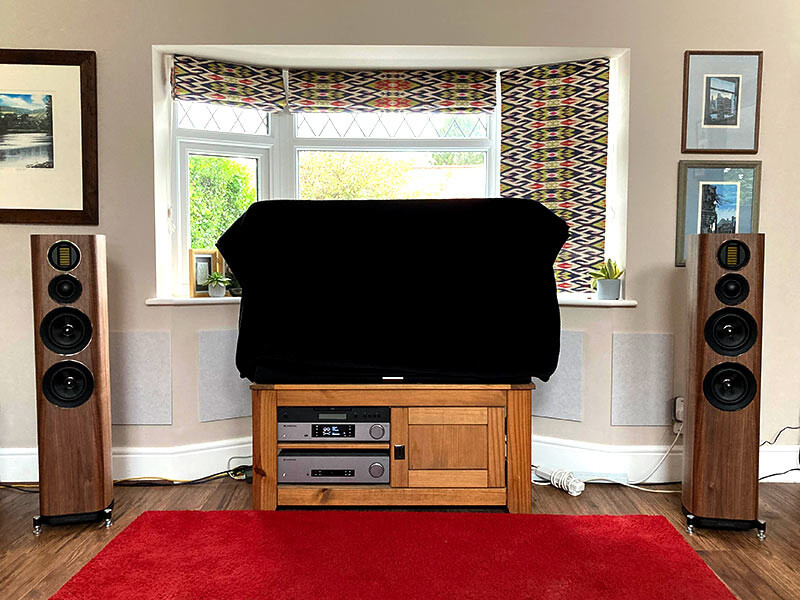 Loa Wharfedale Evo 4.4