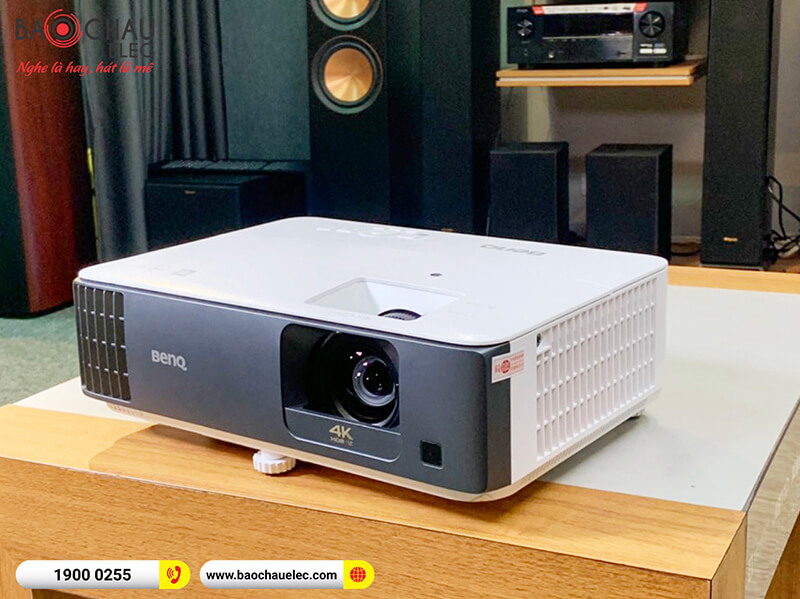 Máy chiếu BenQ TK700Sti