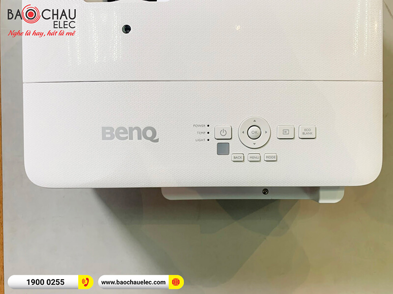 Máy chiếu BenQ TK700Sti