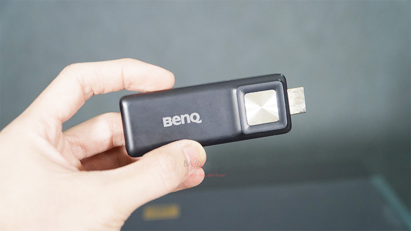 M&aacute;y chiếu BenQ V7050i