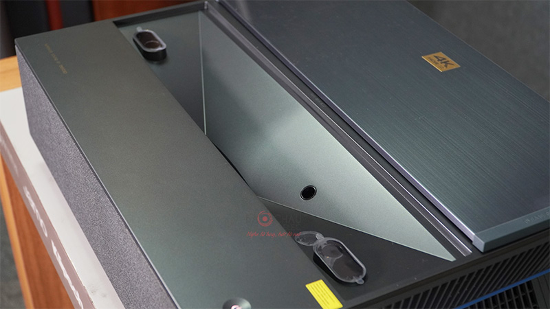 M&aacute;y chiếu BenQ V7050i