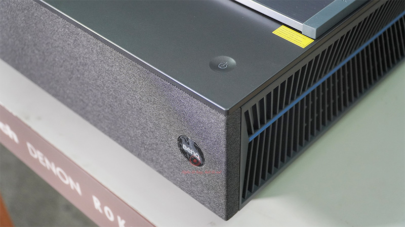 M&aacute;y chiếu BenQ V7050i