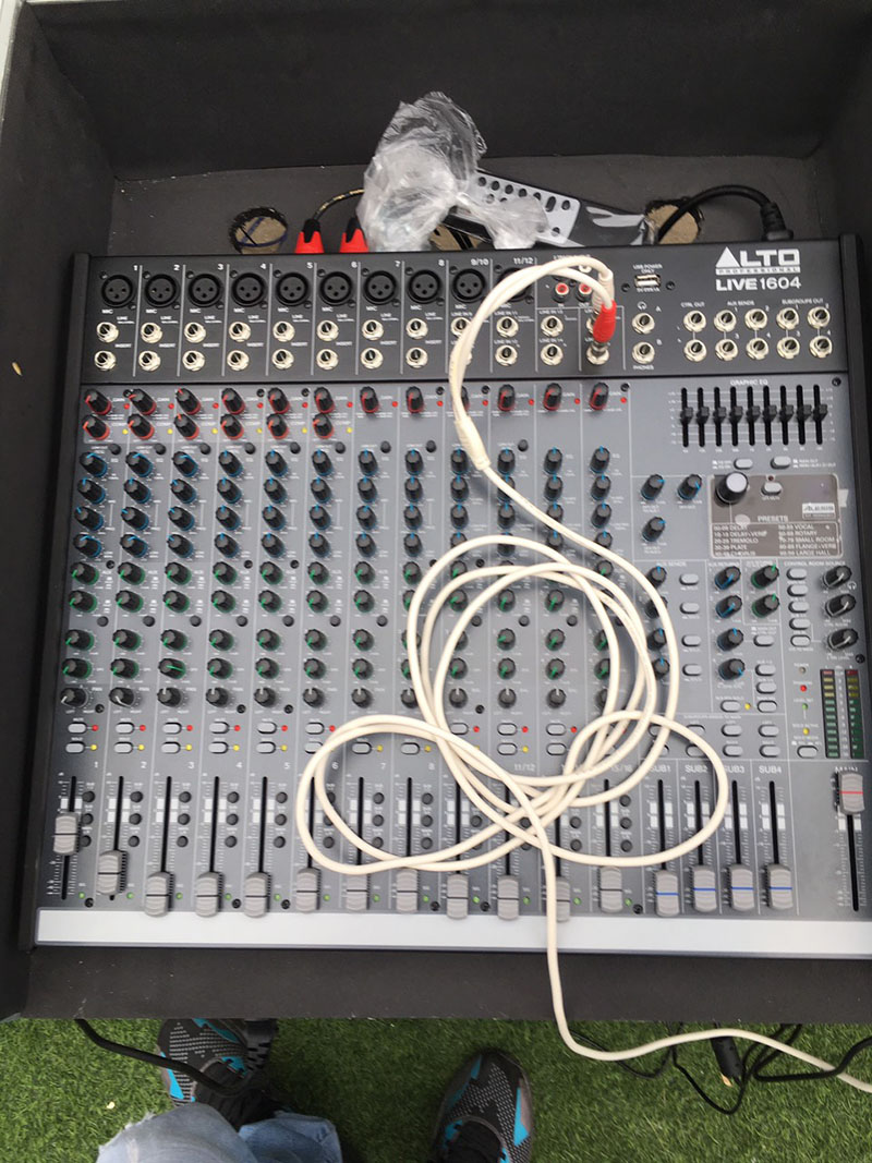 B&agrave;n mixer Alto Live1604 (16k&ecirc;nh/4bus)