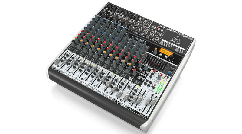 B&agrave;n mixer Behringer QX1832USB