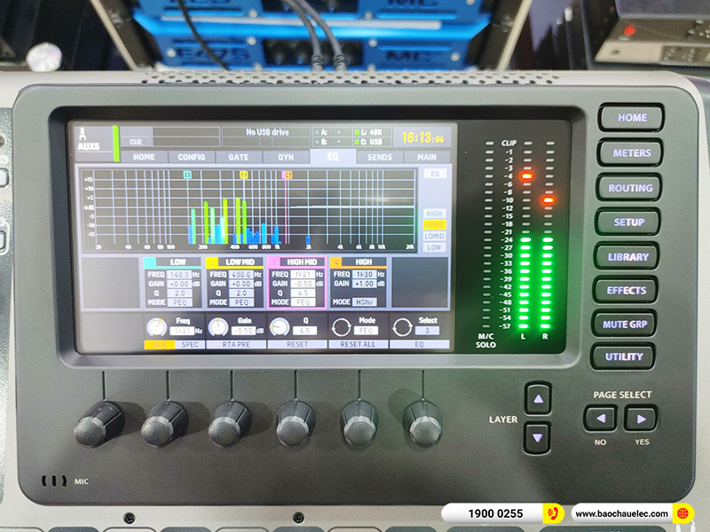 B&agrave;n mixer Behringer X32 Compact